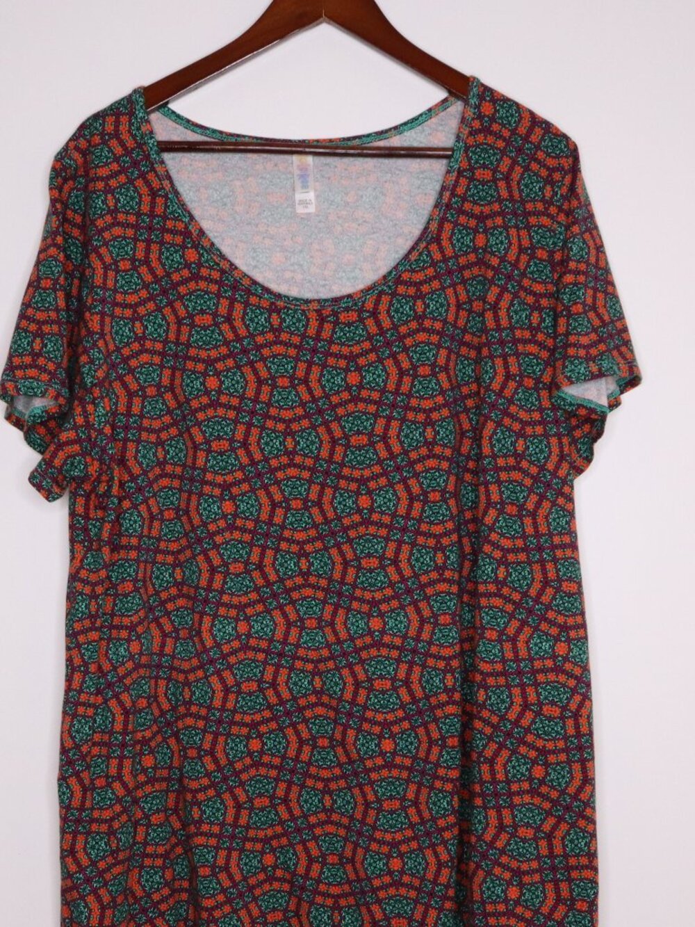 Lularoe Classic T 3XL Pink Orange Green Geometric Pattern Hi-Low Top Plus Size